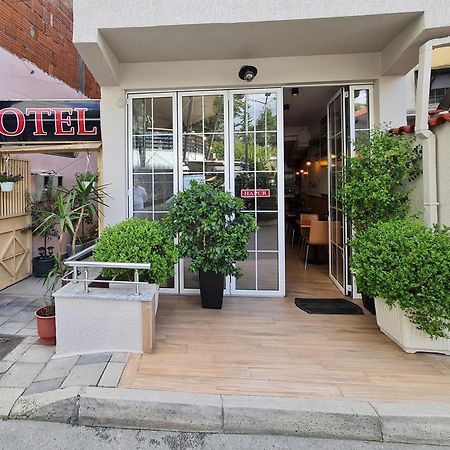 Hotel La Villa Tirana Exterior photo