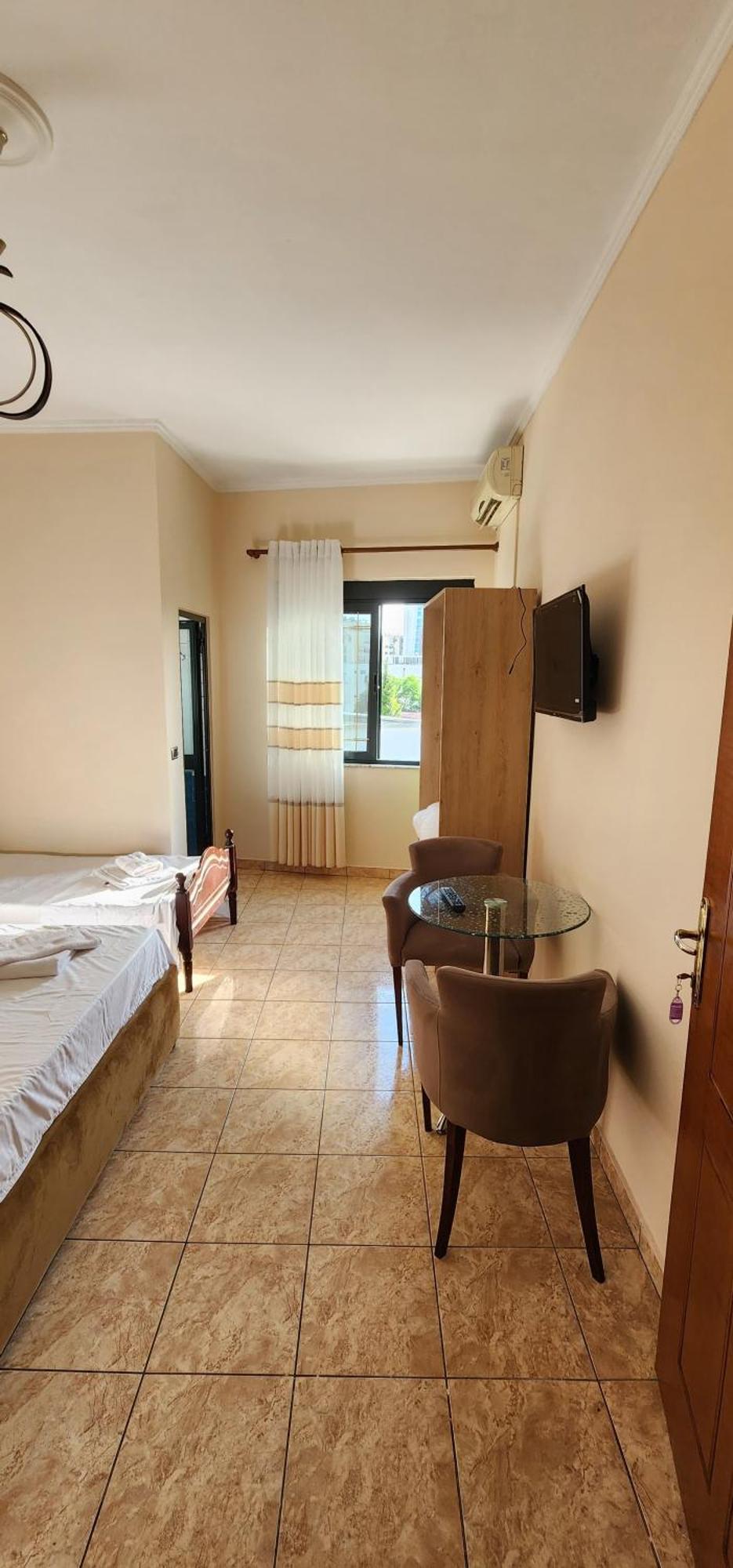 Hotel La Villa Tirana Exterior photo