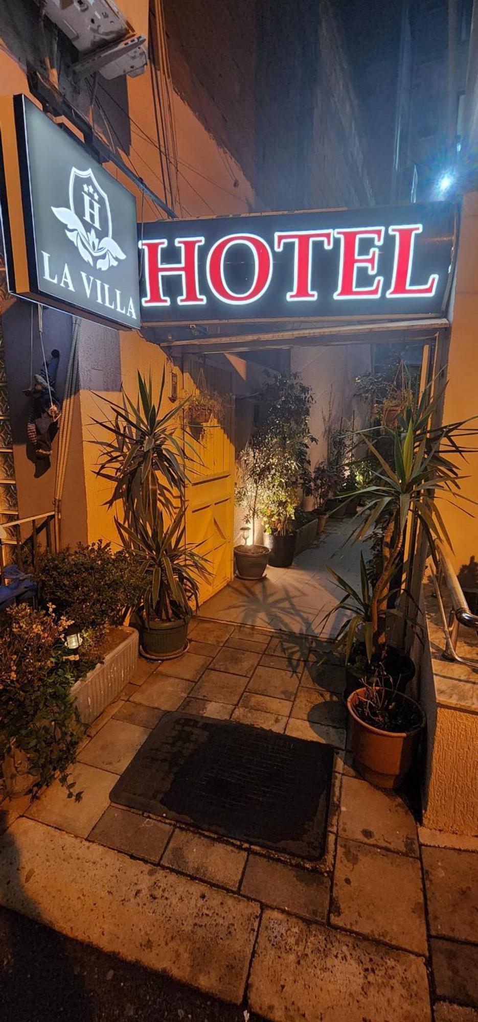 Hotel La Villa Tirana Exterior photo