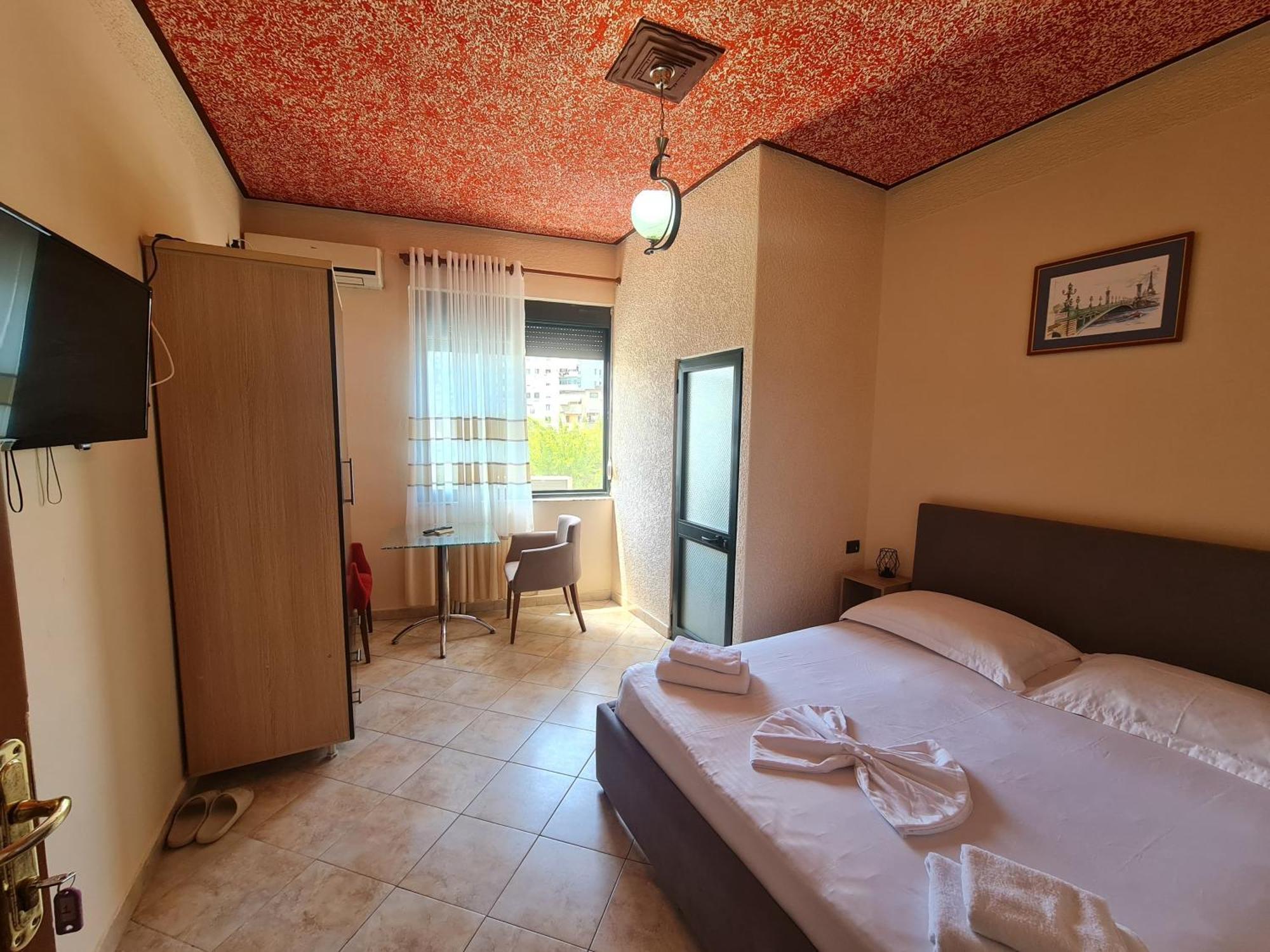 Hotel La Villa Tirana Exterior photo